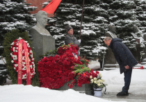 70-летнюю годовщину со дня смерти Сталина коммунисты по традиции отметили на Красной площади