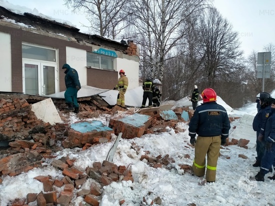 В Фурманове Ивановской области при обрушении крыши магазина погиб человек