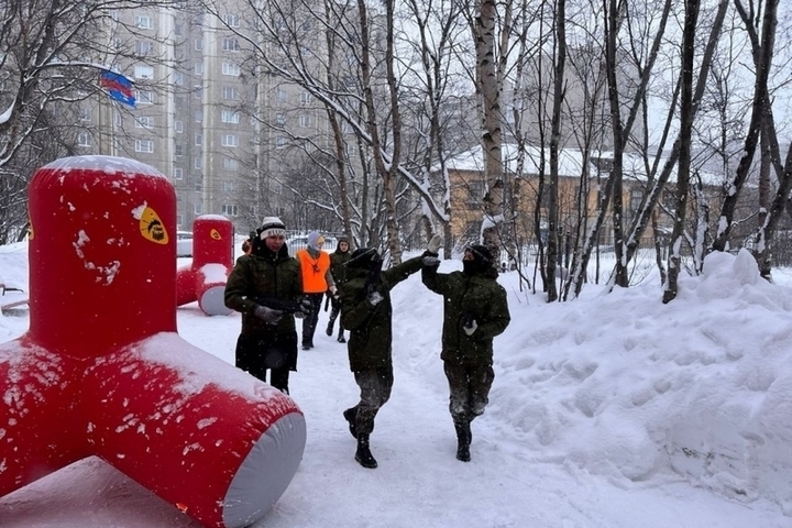 В Мурманске состоялся городской турнир по игре «Лазертаг» для девушек