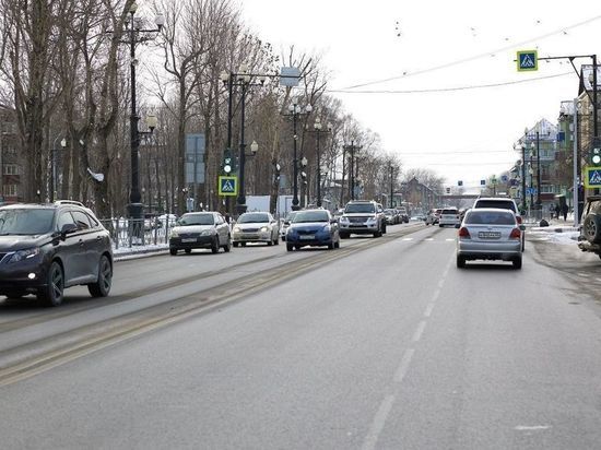 Более 100 единиц техники задействуют в расчистке улично-дорожной сети Южно-Сахалинска 6 марта