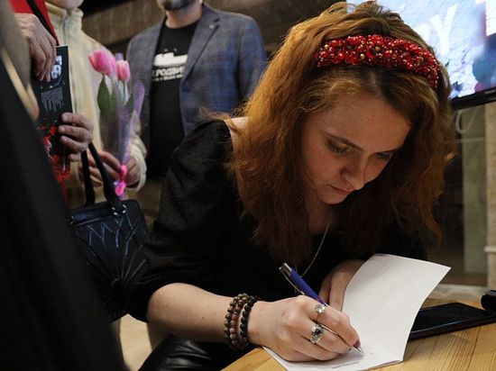 Поэтесса с Донбасса Анна Долгарева провела встречи с читателями Архангельска и Северодвинска