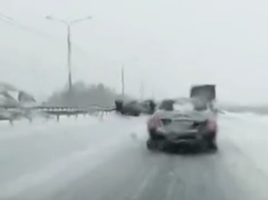 Рязанское шоссе частично перекрыто в Подмосковье из-за массового ДТП