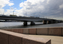 В Петербурге начинается сезон технологических разводок мостов – первым станет мост Александра Невского, который разведут в ночь с 9 на 10 марта. Об этом рассказали в пресс-службе «Мостотреста».