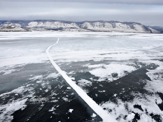 За выходные на Байкале за выезд на лёд оштрафовали девять водителей