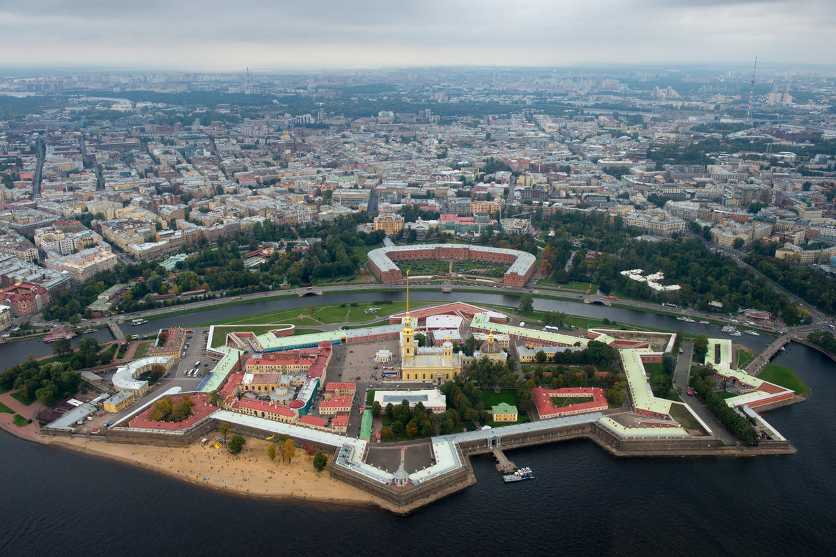 Петропавловская крепость в Санкт Петербурге сверху