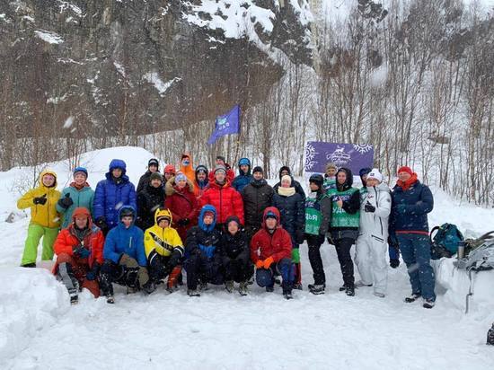 Сильнейшие альпинисты Мурманской области соревновались на Абрам-Мысе в Мурманске
