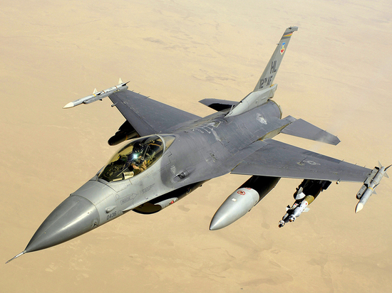 Белый дом: США не планируют поставки F-16 Украине, несмотря на приезд украинских пилотов