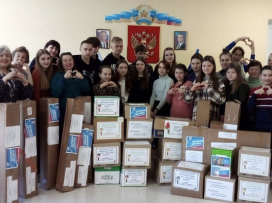 Инжавинцы собрали более 20 коробок гумпомощи для Новоайдарской школы