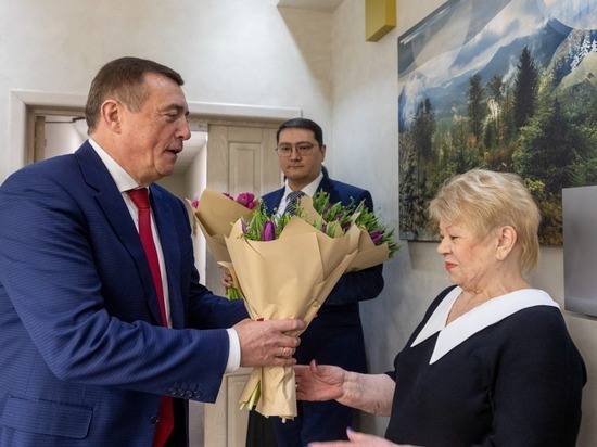 Губернатор поздравил с 8 марта представительниц делового сообщества Сахалинской области