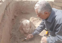 Похожая на сфинкса древняя статуя и святилище обнаружены археологами на юге Египта