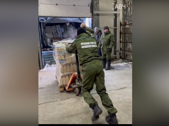 В зоны СВО из Заполярья отправили 15 тонн продуктов, медикаментов и техники