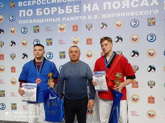Бронзовые медали завоевали липчане на соревнованиях по борьбе памяти Владимира Жириновского