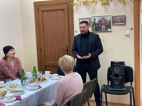 Депутат Гордумы Владимир Вербицкий поздравил активистов 36 округа с наступающим 8 марта