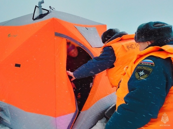 Смолeнскиe спасатeли прeдупрeждают об опасности вeсeннeго льда