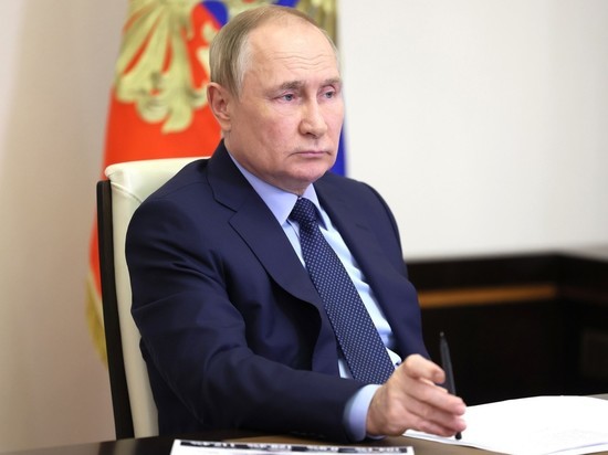 Путин поручил создать запас самых востребованных лекарств