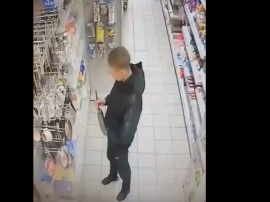 В Тверской области юноша выбрал сковородку и вынес ее из магазина в штанах