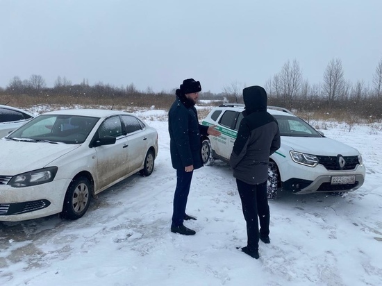 В Курской области сотрудники Минприроды проверили стоянку машин возле рек