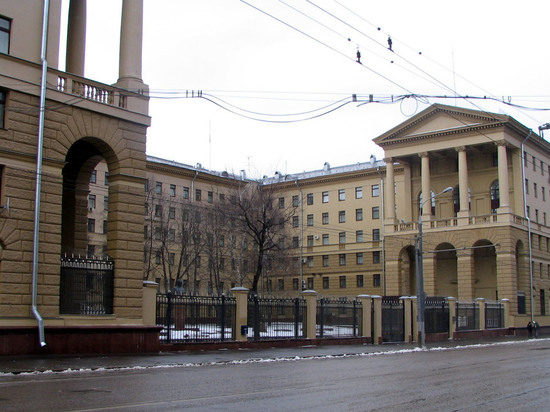 Пожар в здании ГУ МВД по Москве полностью ликвидировали