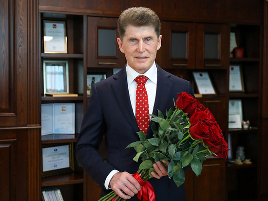 Олег Кожемяко поздравил жительниц Приморья с Международным женским днем
