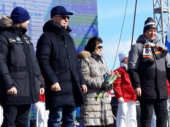 Чемпионы России Вячеслав Фетисов и Ирина Роднина поздравили жительниц Приангарья с 8 Марта