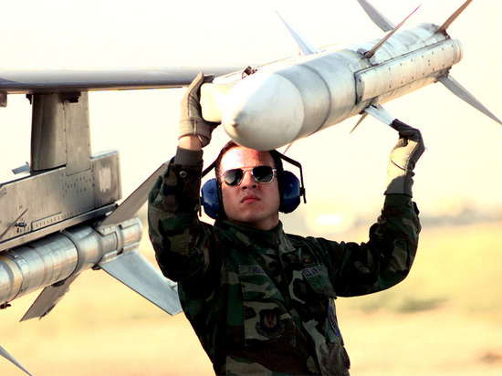 Politico: США планируют установить западные ракеты на украинские МиГи