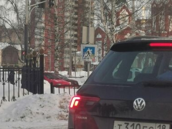 Жители Глазова жалуются на криво-установленные дорожные знаки