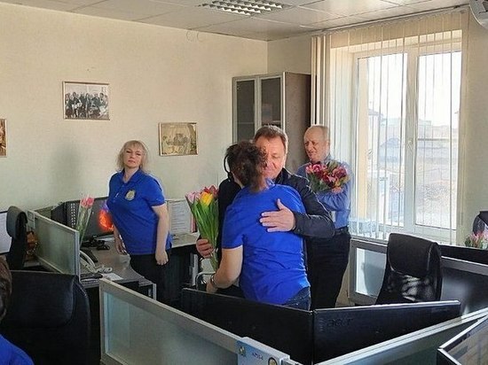 Глава Ставрополя приехал поздравить женщин дежурной смены ЕДДС