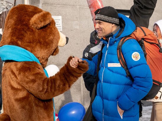 Призеры Олимпийских игр и члены сборной страны по лыжным гонкам прилетели на Сахалин