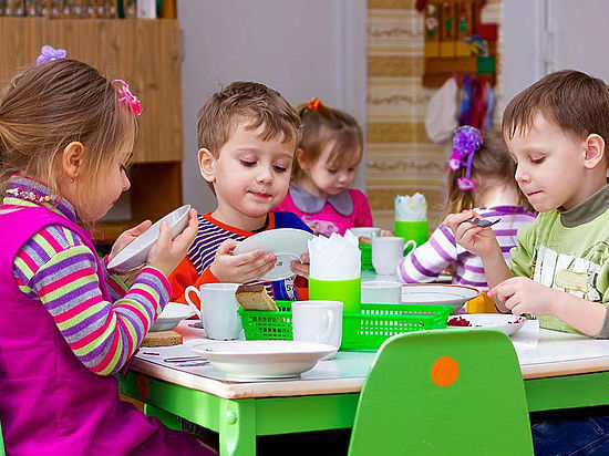 В Ярославле малышей детских садах будут «кормить» 4 компании