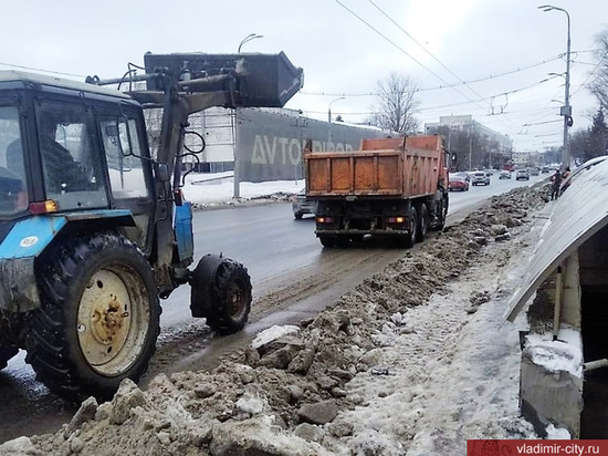 Из Владимира за сутки вывезли 2300 кубометров снега