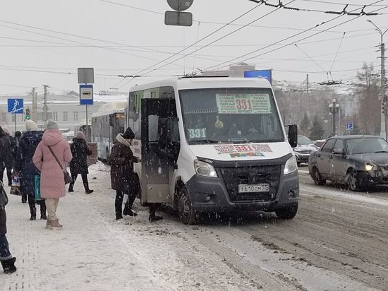 Омичи пожаловались на долгое ожидание маршруток № 329 и №212