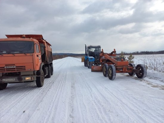 Дорожная техника вышла устранять последствия снежного циклона в Иркутской области