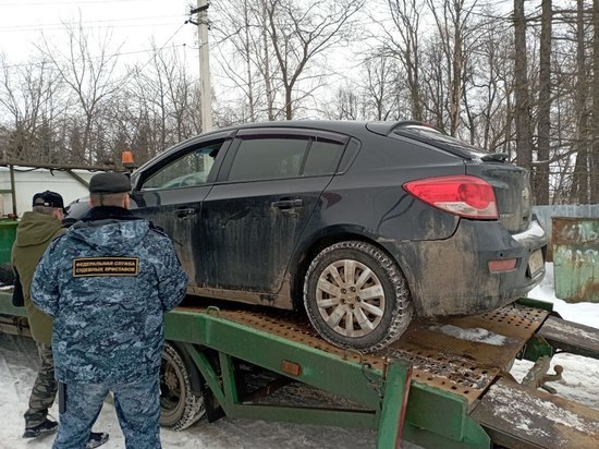 Родниковские приставы изъяли и передали банку иномарку в счет долга уроженки Кинешмы