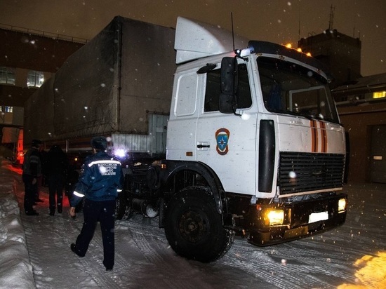 Активист Заборовский повезет гуманитарку в зону СВО на грузовике ямальского МЧС