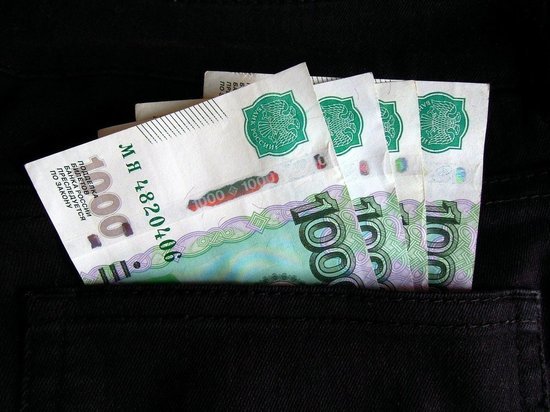 Денежные выплаты придут на карты россиян