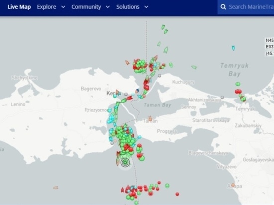 В Керченском проливе скопилась очередь из кораблей