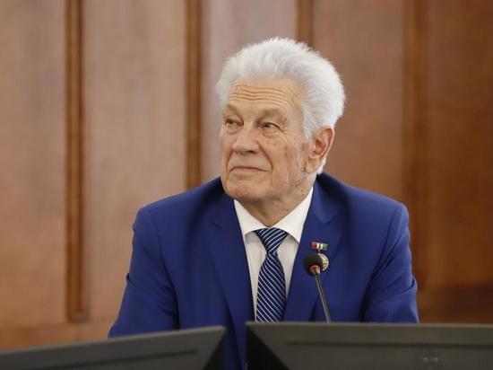 Первому главе областного Совета депутатов Анатолию Сычёву исполнилось 85 лет