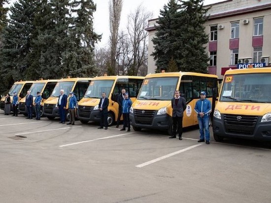 В школы Карачаево-Черкесии закупили новые автобусы