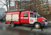 В юго-восточном округе Москвы загорелся трехэтажный торговый центр, сообщает источник в экстренных службах