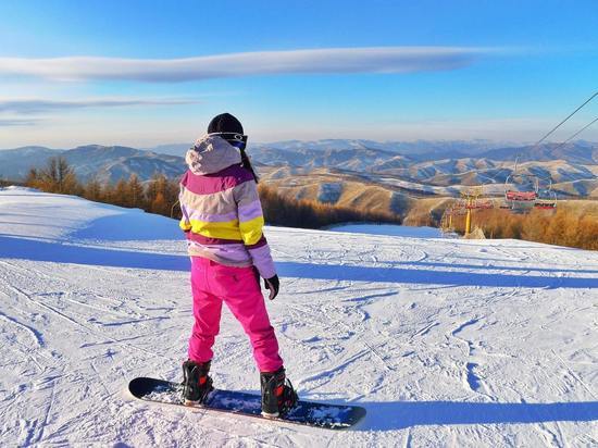 В Медвежьегорске детей бесплатно учат кататься на сноуборде