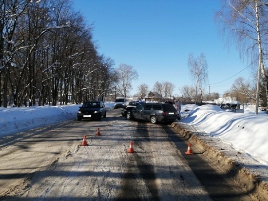 В Тверской области женщина пострадала в столкновении двух автомобилей