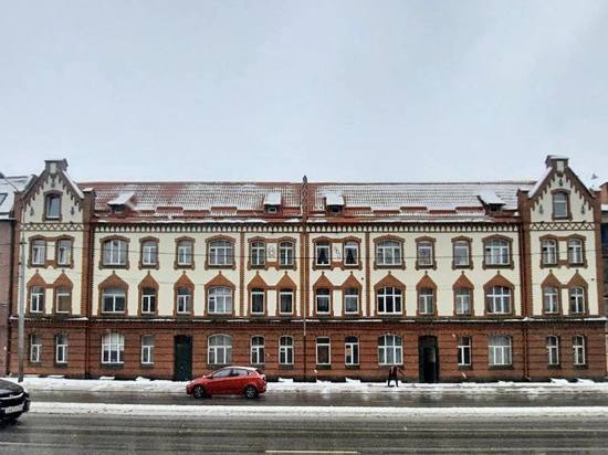 В Калининграде убрали сети с фасада дома на улице Ю. Гагарина