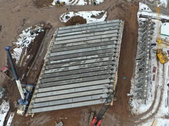 Ратмир Мавлиев проверил ход строительства улицы Рыленко и реконструкции Пугачева