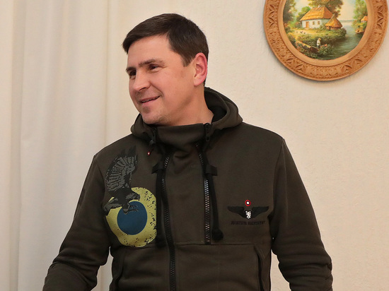 Подоляк пообещал Крыму "горячий сезон" и научить бояться Украину