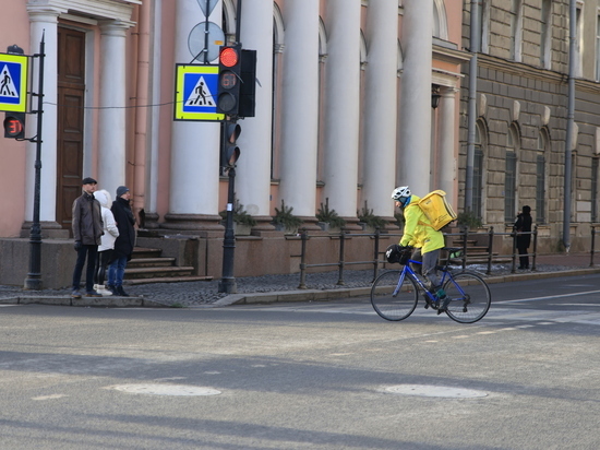 В Петербурге вырос спрос на курьеров, водителей и бухгалтеров