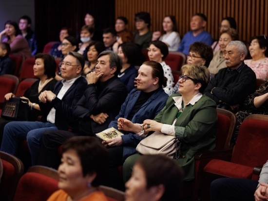 Калмыкию посетили известные в России театральные критики
