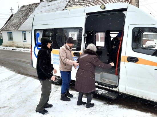 В Зеленоградске продолжает работать мобильная бригада для пожилых людей