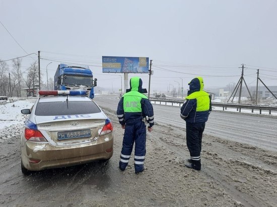 Во Владивостоке сохраняется ограничение на въезд большегрузных транспортных средств