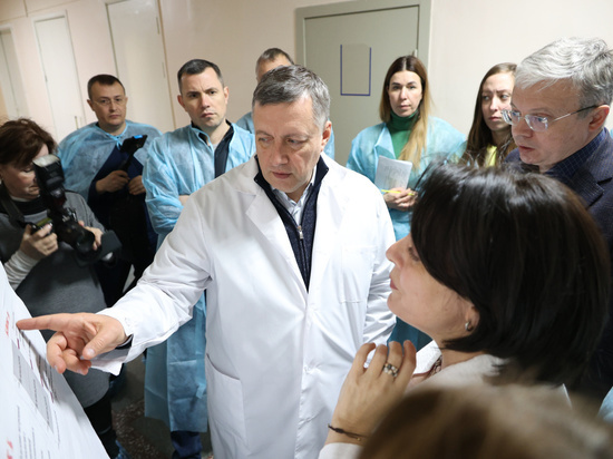 Губернатор Игорь Кобзев посетил объединённую Ангарскую горбольницу