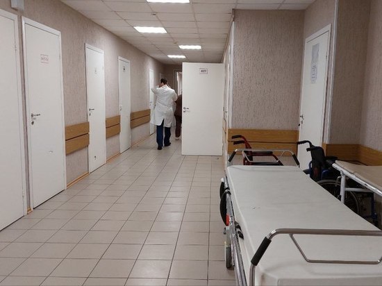 Безработный житель Выборга украл оставленную пенсионером в поликлинике сумку